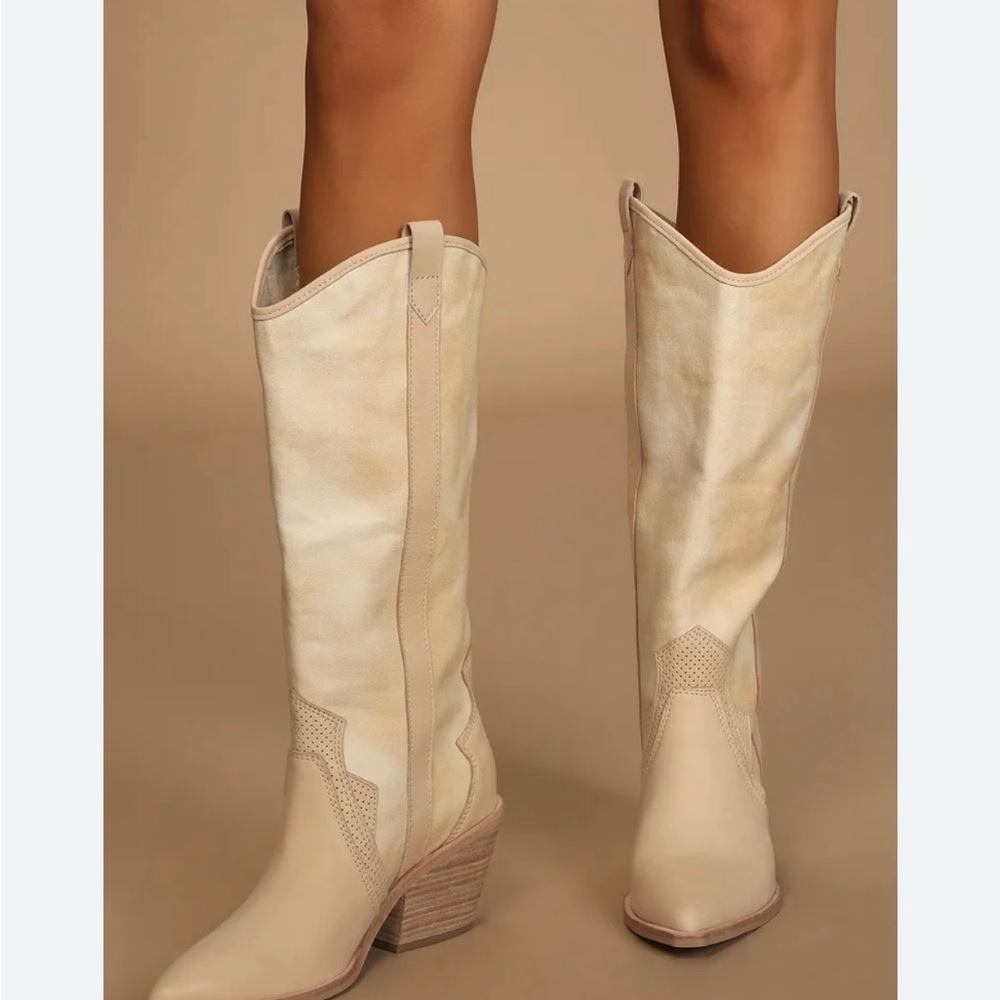 Dolce Vita Cream Heeled Boots with Pointed Toe and Stacked Heel